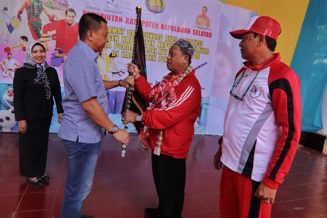 Bupati Sambut Kedatangan Kontingen Porda Selayar