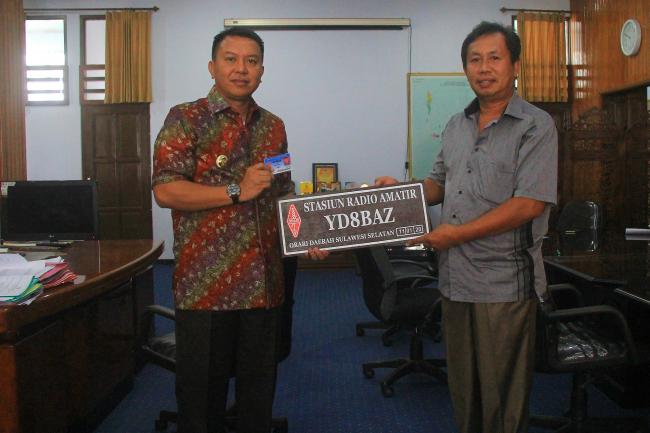Muh. Basli Ali Kantongi Izin Amatir Radio Dengan Callsign YD8BAZ