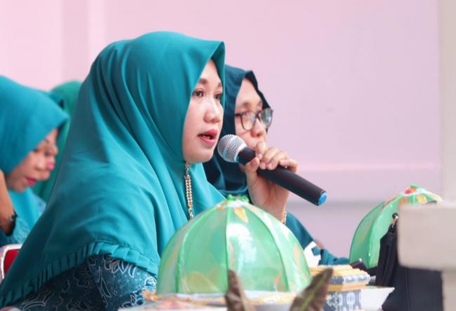 Ketua TP PKK Kabupaten Kepulauan Selayar Sosialisasi UP2K-PKK di Bontomatene
