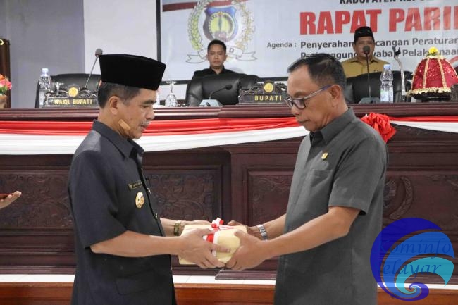 Wabup Selayar Serahkan Ranperda Pertanggungjawaban Pelaksanaan APBD 2023