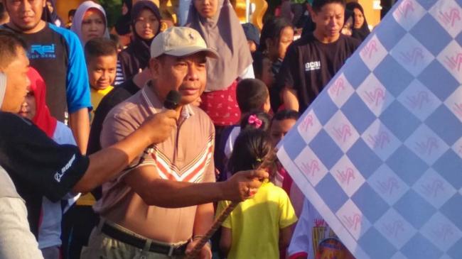 Asisten Pemerintahan Setda Selayar Lepas Peserta Gerak Jalan Santai Peringati Hardiknas
