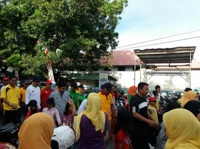 Bupati Lepas Peserta Gerak Jalan Santai Hut PGRI ke-72