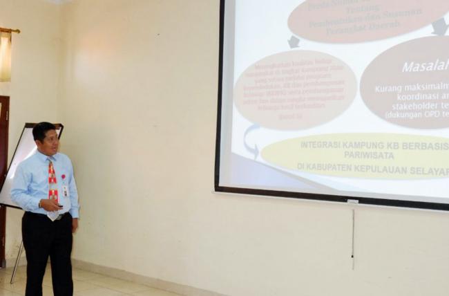 Kadis DP3AP2KB Presentasekan Rencana Kegiatan Perubahan Intergrasi Kampung KB Berbasis Pariwisata