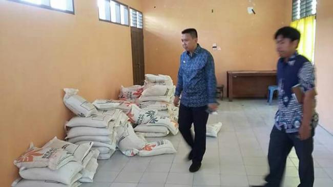 Kondisi Beras Berubah Warna, Bupati Kepulauan Selayar Minta Pendistribusian Rastra Dipending