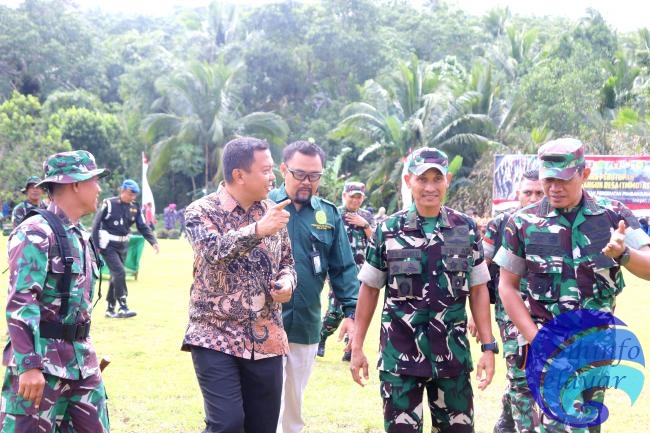 Bupati Basli Ali Apresiasi Dharma Bakti Satgas TMMD Kodim 1415 Kep. Selayar Membangun Desa Bone Timur