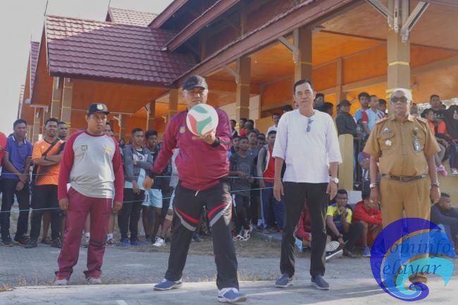 Kadispora Buka Kejuaraan Bola Voli Bupati Cup 2019