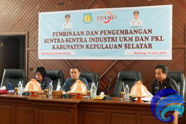 Sekda Selayar Beri Sambutan di Pembinaan & Pengembangan Sentra Industri UKM/PKL