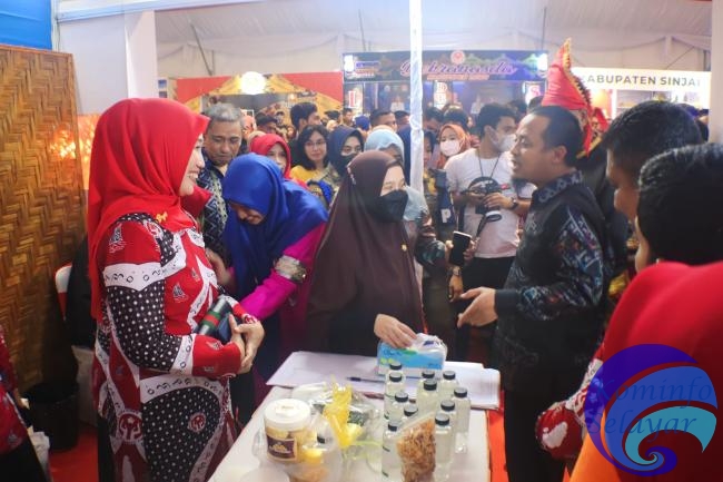 Produk Lokal Selayar Laris di Ajang Expo Dekranasda Sulsel  Kreatif Andalan 2023