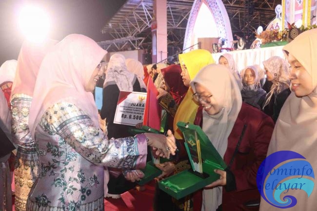 Qira'at Murattal Selayar Peringkat Dua MTQ XXXIII Sulsel, Kaligrafi Kontemporer Juara Harapan I