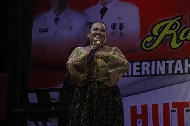 Mengisi Panggung Hiburan di Kecamatan Bontoharu, Aty D Academy : Saya Tidak Pernah Lupa Kampung Hala