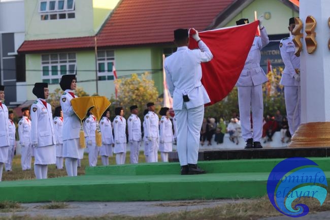 Wabup Saiful Arif Pimpin Upacara Penurunan Bendera Hut Ke79 RI, Paskibraka Sukses Jalankan Tugas