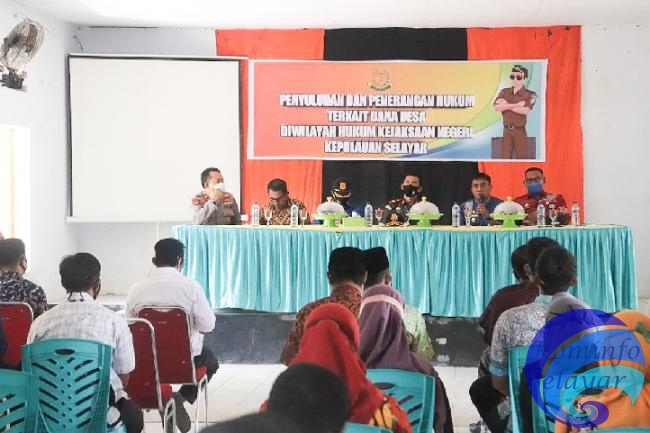 Sekda Selayar Buka Penyuluhan dan Penerangan Hukum terkait Dana Desa di Kecamatan Pasimasunggu