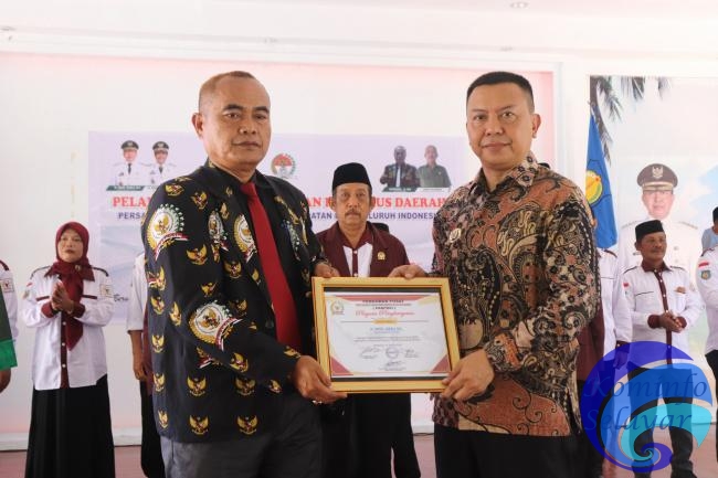 Bupati Basli Ali Terima Penghargaan, Dinobatkan Sebagai Bapak BPD oleh PABPDSI Pusat