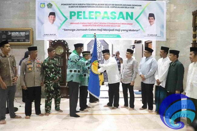 Sekda Lepas 118 JCH Selayar Menuju Asrama Haji Sudiang Makassar