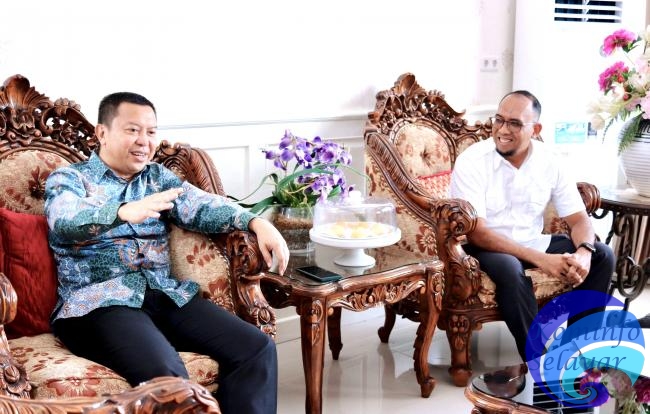 Terima Kunjungan GM PLN UID Sulselrabar, Bupati Basli Ali Tagih Janji Pengoperasin Tiga PLTS di Wilayah Kepulauan