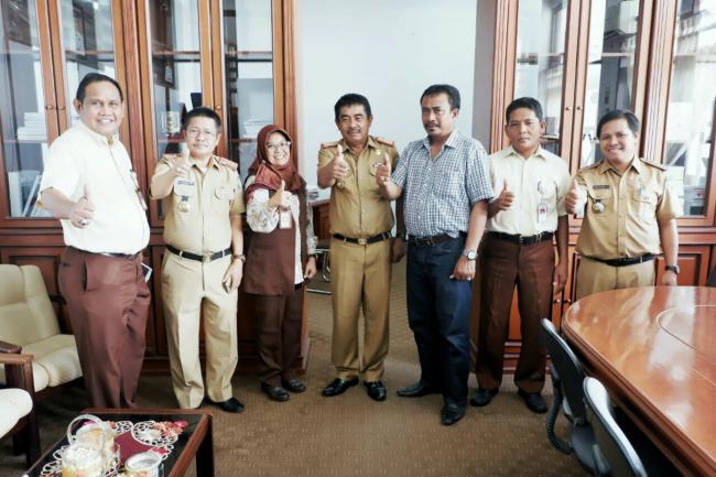 BULOG: Rastra Rusak, Kami Ganti