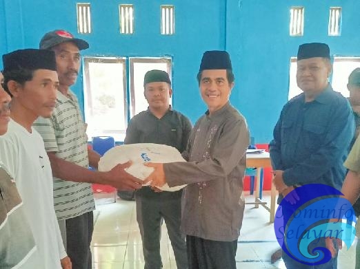 Wabup Serahkan Bantuan Alat Tangkap Ikan untuk 13 Kelompok Nelayan Kecamata Taka Bonerate
