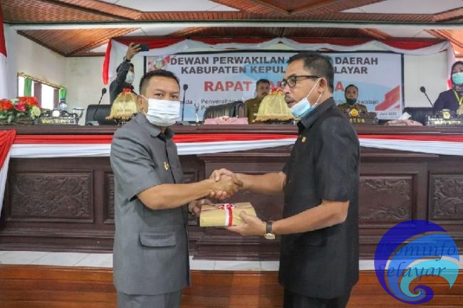 Bupati Kepulauan Selayar Serahkan Naskah Ranperda Pertanggungjawaban APBD 2019