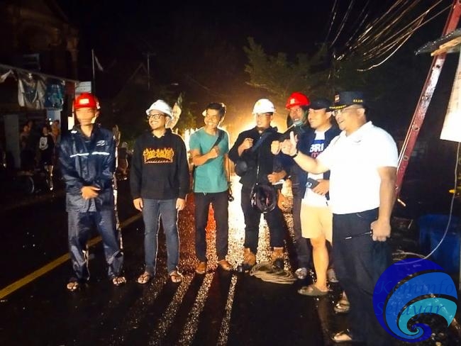 Kajari bersama Pinca BRI Selayar Support Perjuangan PLN Atasi Jaringan Rusak dibawah Cuaca Ekstrem
