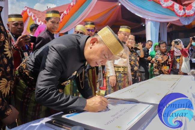 Momentum Hari Jadi ke-414 Selayar, Tandai Peresmian Penyalaan Listrik 1000 Pelanggan Untuk Masyarakat Pulau Jampea