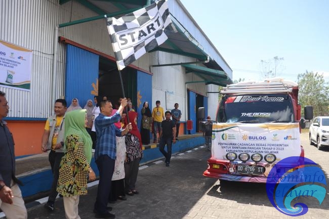 Ringankan Beban Masyarakat, Bupati Basli Ali Lepas 115 Ton Bantuan Beras