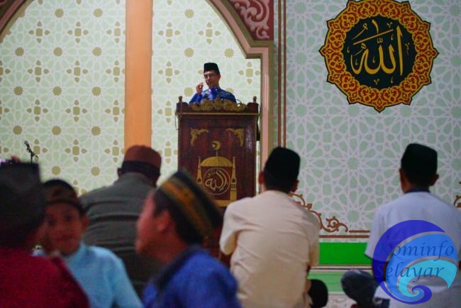 Wabup Selayar Sholat Isya dan Tarwih Berjamaah di Mesjid At Taqwa Desa Bonerate