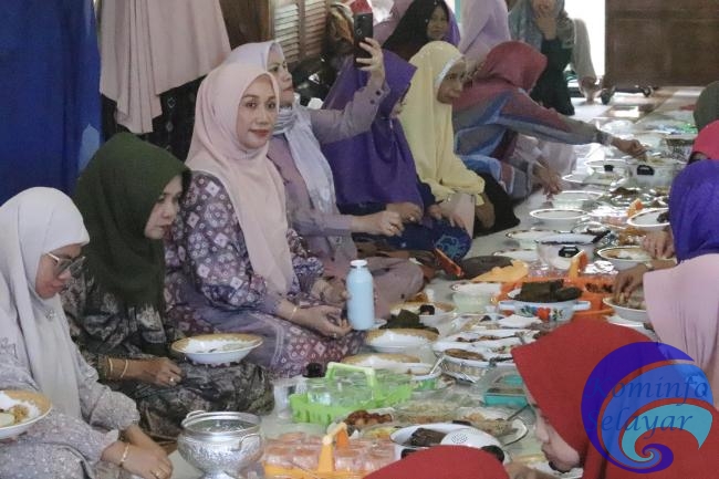 Peringati Maulid Nabi, Warga Desa Onto Makan Bersama di Masjid, Wujud Cinta Kepada Baginda Muhammad SAW