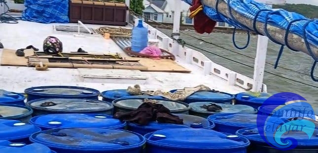 Pemkab Selayar Distribusi 50 Drum BBM Jenis Solar ke Takabonerate