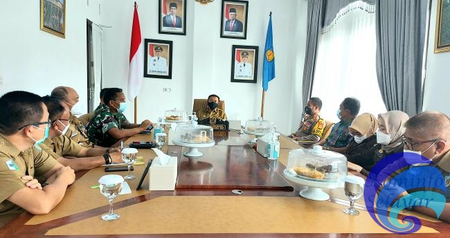 Bupati Basli Ali bersama Forkopimda ikuti rakor program percepatan vaksinasi Covid-19 dengan Plt Gubernur Sulsel