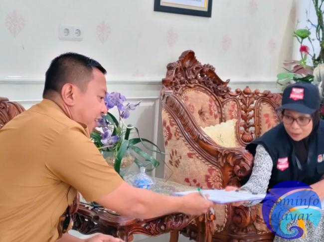 Suksekan Tahapan Pemilu 2024, Basli Ali dan Keluarga Lakukan Coklit