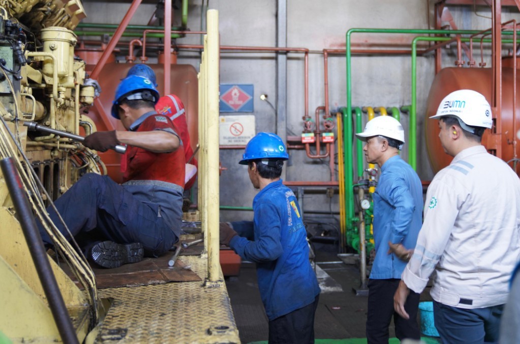 Bupati Tinjau Langsung Perbaikan Mesin PLTD Tangkala, Tegaskan Pentingnya Pelayanan Listrik di Selayar