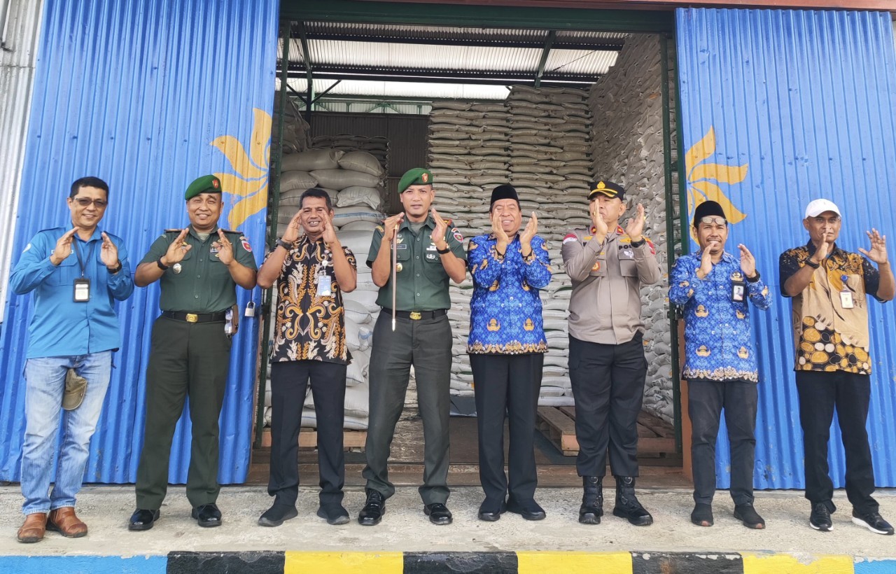 Distribusi Beras CPP 2025 Dimulai, Wabup Muhtar, Dandim dan Kapolres Selayar Awasi dan Lepas Penyaluran