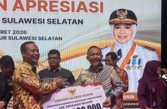Momentum Silaturahmi Perkuat Sinergi, Bupati Natsir Ali Terima Apresiasi dari Pemprov Sulsel 